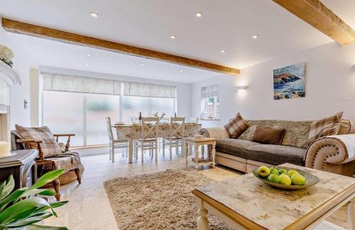Whitchurch Casa | 3 Bed in Whitchurch 73192
