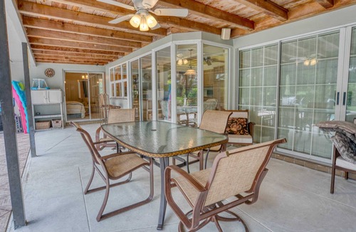 Palm River Estates Casa | 3 Bed Private Pool Home - Palm River Naples