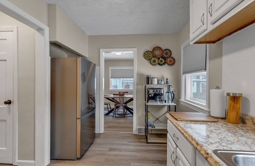 South Euclid Casa | 3 bed S Euclid NEW ON VRBO DISCOUNTED PRICE, EXCELLENT REVIEWS OTHER PLATFORMS