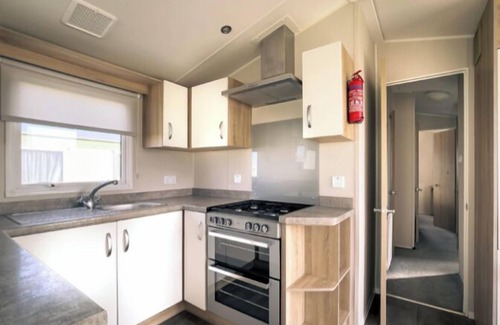 Ingoldmells Cabina | 3 Bed-Sleeps 8-Free Parking-10 Min to Beach