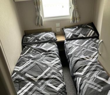 Ingoldmells Casa | 3 Bed-Sleeps 8-Free Parking-10 Min to Beach