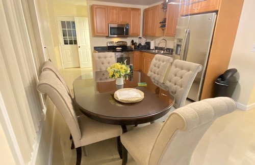 Randolph Casa | 3 Bedroom 1.5 Bath home minutes from Boston!! Beautifully decorated and cozy.