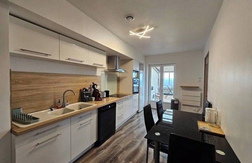 Thiers Apartamento | 3-bedroom 110m² apartment with terrace, view