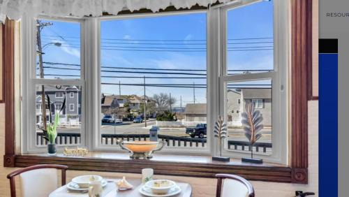 Ortley Beach Casa | 3 Bedroom 2 bath Beach House condo- 10 houses from the beach walk to the beach