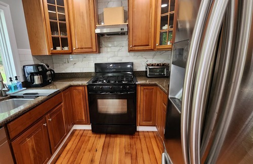 Pine Bush Casa | 3-Bedroom - 2 Bath House - Front Covered Porch - Fire Pit - Patio - Grill - wifi