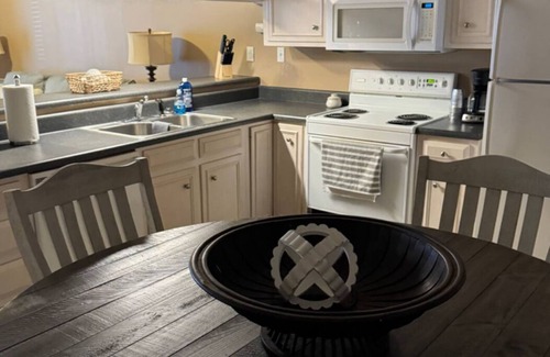 Albany Casa | 3-bedroom 2-bath house near town & hospital