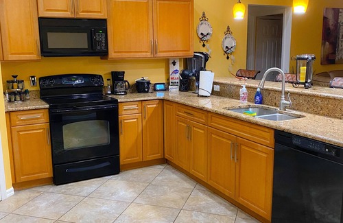 Mariner Casa | 3 bedroom/ 2 bath/ pool/ spa Located in NE Cape Coral