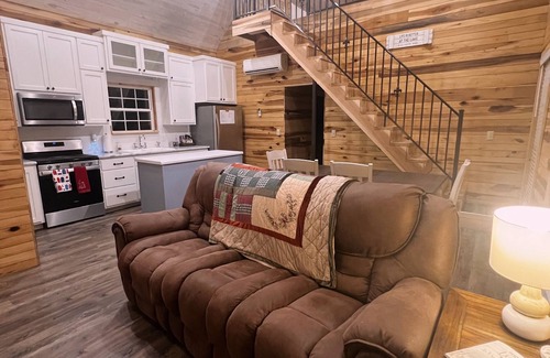 Crane Hill Cabina | 3-bedroom, 2-bathroom lake house on Lewis Smith Lake located in Crane Hill, AL