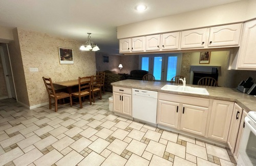 Benton Condominio | 3 dormitorios, 3 baños condominio