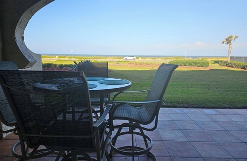 Beverly Beach Condominio | 3 bedroom 3 bath "Gem" of a condo in Flagler Beach