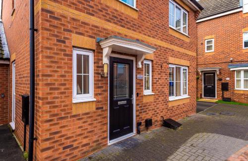 Burton on Trent Casa | 3 Bedroom! 3 Toilets! Contractors and Groups! Free Parking! Driveway! NEW BUILD HOUSE!