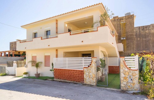 Porto Palo Apartamento | 3 bedroom accommodation in Porto Palo Est