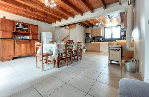 Saint-Hostien Casa | 3 bedroom accommodation in Saint-Hostien