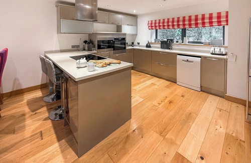 Carnon Downs Chalet De Esquí | 3 bedroom accommodation in Carnon Downs