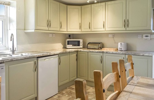 Brynrefail Cabaña | Alojamiento de 3 habitaciones en Llanddeiniolen, near Bangor