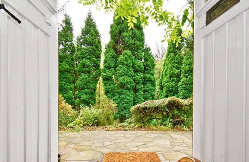 Saddleworth Cabina | 3 bedroom accommodation in Greenfield