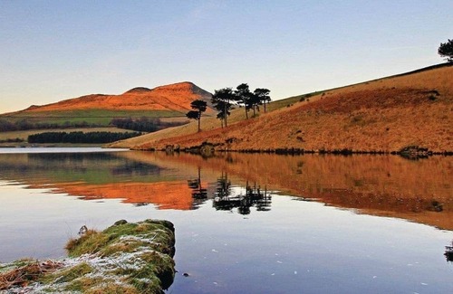 Saddleworth Cabina | 3 bedroom accommodation in Greenfield