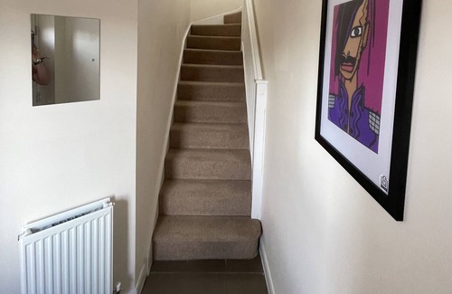 Higham Ferrers Casa | 3 Bedroom apartment, sleeps 8, Elec car charge port