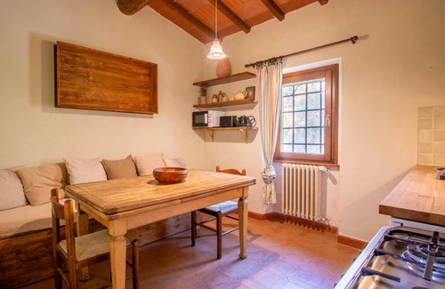 Bivio Pozzo Casa | 3 bedroom apartment in Tuscan countryside house with private pool