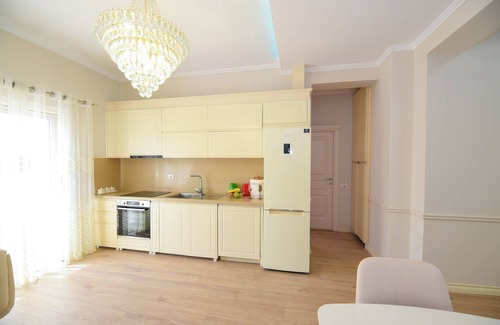 Shkembi i Kavajes Apartamento | 3-bedroom apartment in brilliant Durres with AC, WiFi