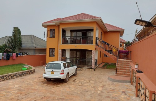 Entebbe Apartamento | 3 bedroom apartment in Garuga near entebbe