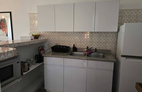 Luquillo Apartamento | 3-bedroom apartment in Luquillo with AC, WiFi,Near Natural Pool and Beach