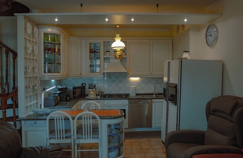 Villafranca di Verona Apartamento | 3 Bedroom Apartment in Dossobuono