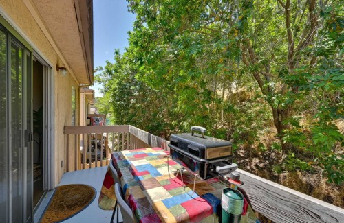 San Carlos Apartamento | Charming 3-Bed Apartment: Pool and Near a Lake