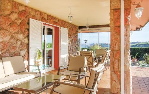 Condres Casa | 3 Bedroom Awesome Home In Antromero