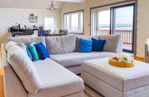 Willoughby Spit Casa | 3-Bedroom; Beach front Bungalow in Norfolk, VA