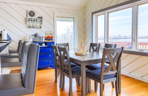 Willoughby Spit Casa | 3-Bedroom; Beach front Bungalow in Norfolk, VA