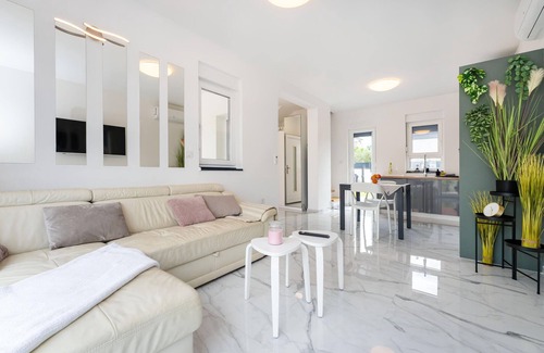 Maslenica Casa | Hermosa casa de 3 dormitorios en.