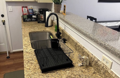 Union City Casa | 3-bedroom bungalow in peaceful Union City with AC, WiFi