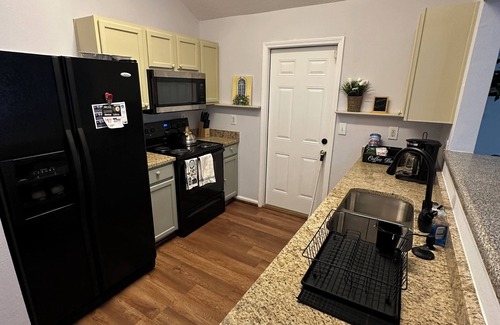 Union City Casa | 3-bedroom bungalow in peaceful Union City with AC, WiFi