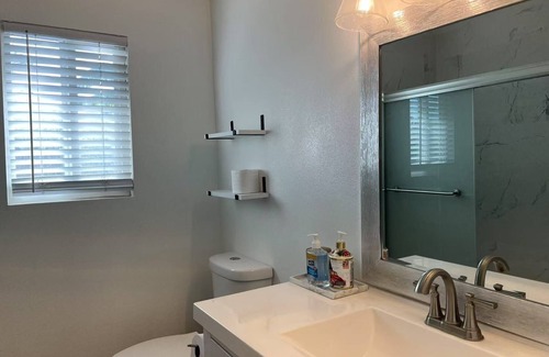 Walnut Valley Casa | 3-bedroom bungalow in fantastic Baldwin Park with WiFi, AC