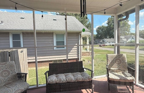 St. Joseph Casa | 3-bedroom bungalow, centrally located in charming Saint Joseph