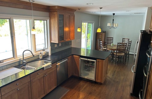 Danbury Casa | 3-bedroom Candlewood Lakeside house