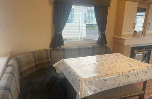 Porthcawl Casa | 3 Bedroom Caravan - Maples 126, Trecco Bay