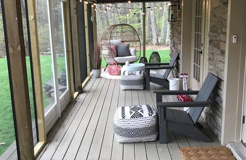 Bangor Chalet De Esquí | 3-bedroom chalet by enchanting Stroudsburg with WiFi, AC, hot tub, fitness room