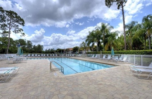 Naples Condominio | 3-bedroom condo, resort style gated community in Naples Florida