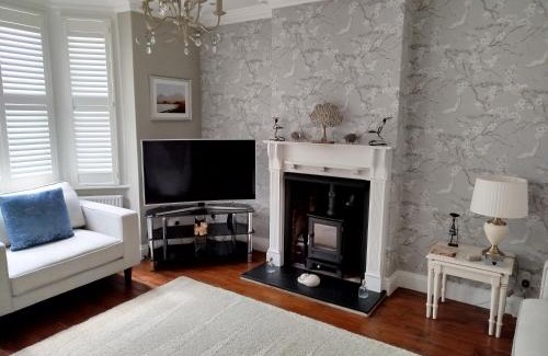 Ascot Casa | 3 Bedroom Cottage in Sunninghill, Ascot