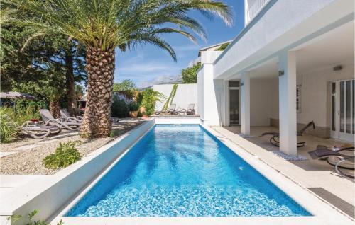 Bidol Apartamento | 3 Bedroom Cozy Apartment In Makarska