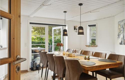 Logstrup Casa | 3 Bedroom Cozy Home In Løgstrup
