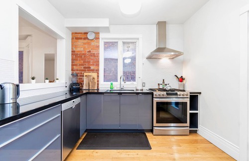 Davenport Casa | 3 Bedroom Family Friendly Home, Quiet and Central Toronto Neighbourhood