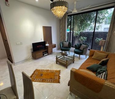 Lahore Villa | 3 Bedroom Family Guesthouse - DHA Premium Modern Stay