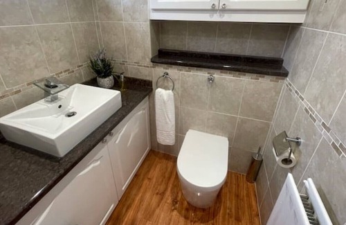 Marley Hill Casa | 3 Bedroom Spacious House in Sunniside Near Newcastle