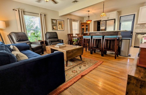 San Antonio Casa | 3 Bedroom Home in Historic Deco District - Minutes from Downtown