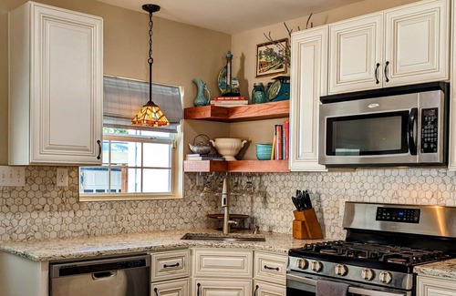 San Antonio Casa | 3 Bedroom Home in Historic Deco District - Minutes from Downtown