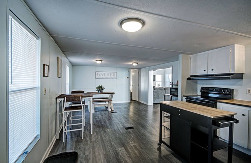 Ludlow Casa | 3 Bedroom Home on Reservoir | Fisherman Getaway