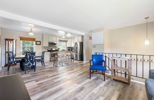 St. Charles Casa | 3-bedroom Home Upper Level in Waldorf - CLOSE TO DC
